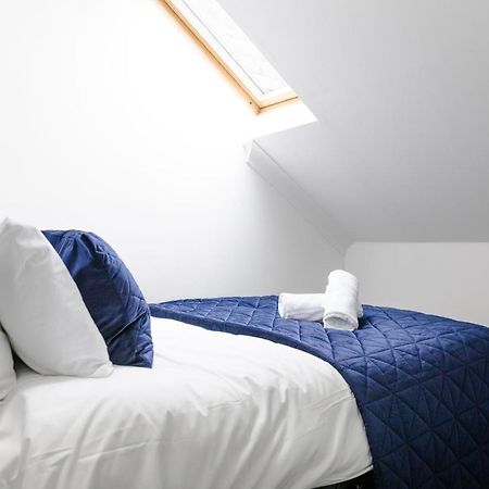 Chic Urban 2 Bedroom Apartments Кардифф Экстерьер фото