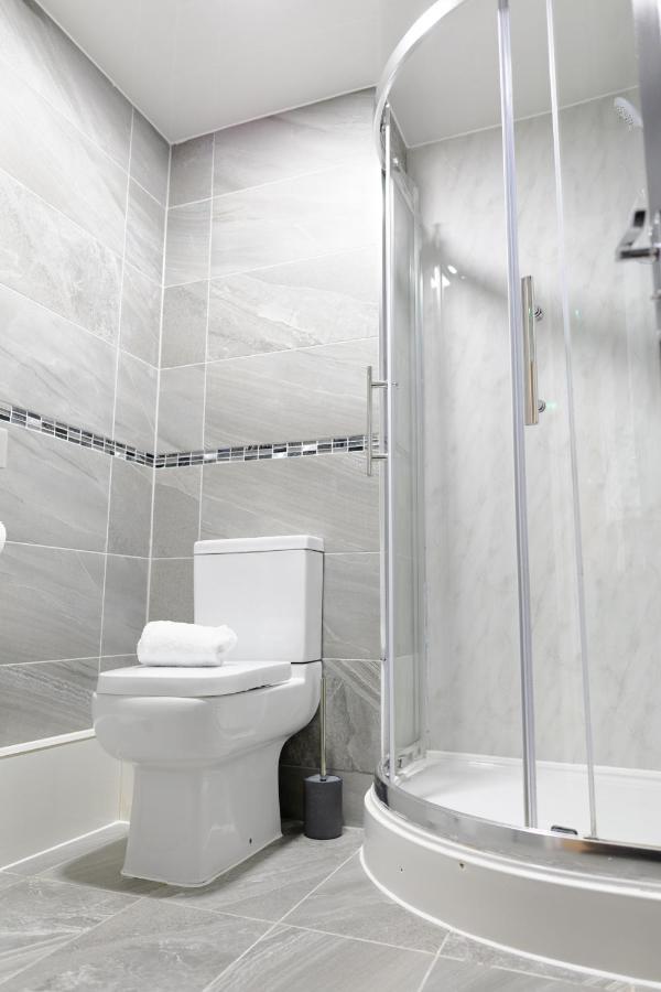 Chic Urban 2 Bedroom Apartments Кардифф Экстерьер фото