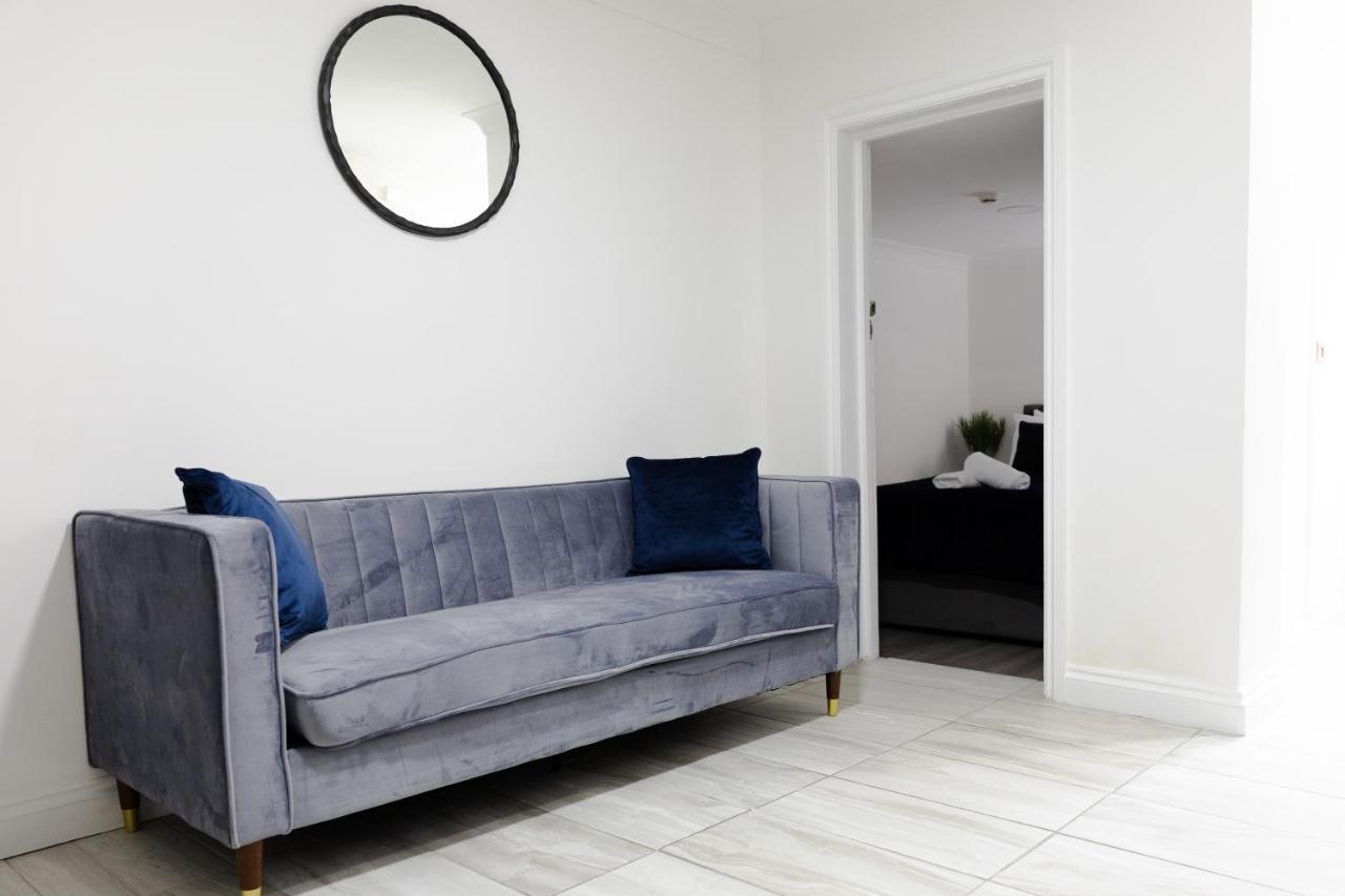 Chic Urban 2 Bedroom Apartments Кардифф Экстерьер фото