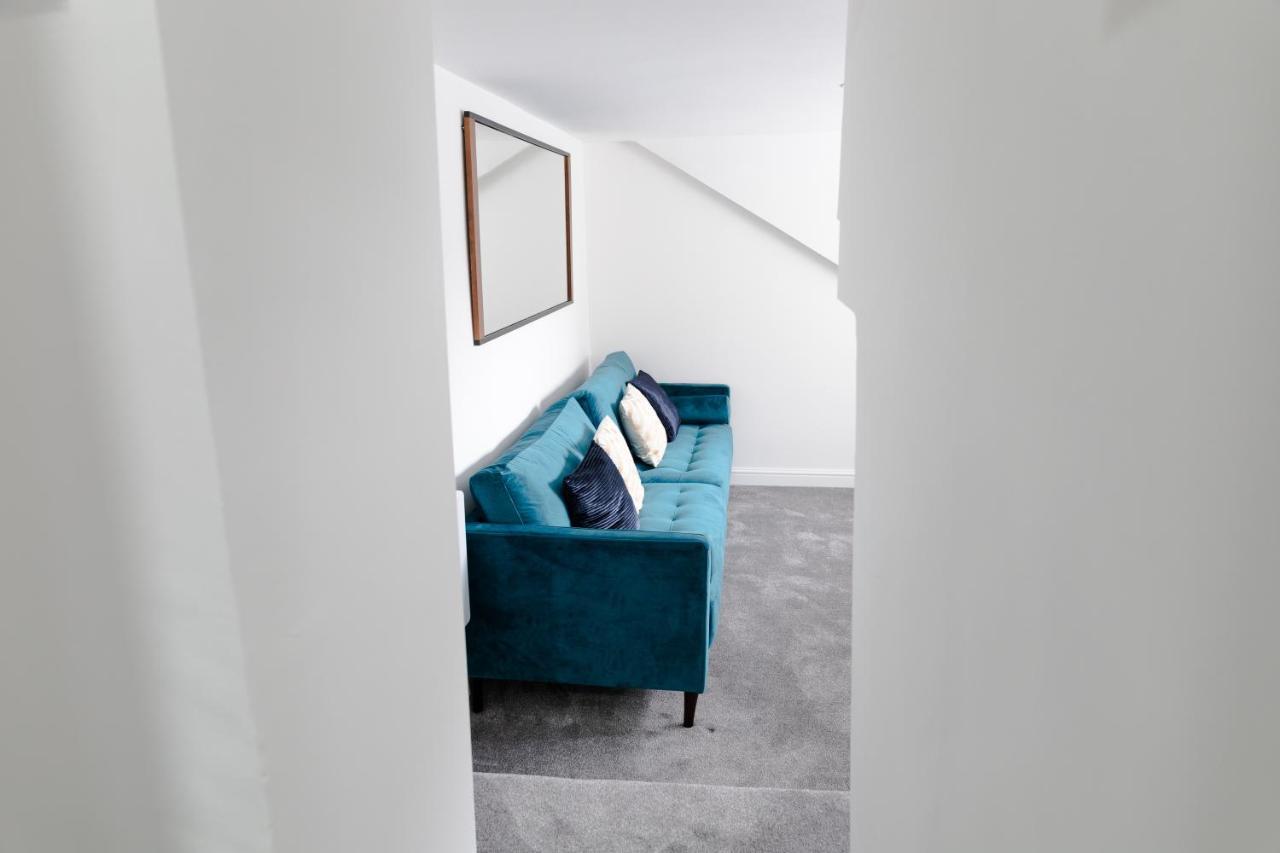 Chic Urban 2 Bedroom Apartments Кардифф Экстерьер фото