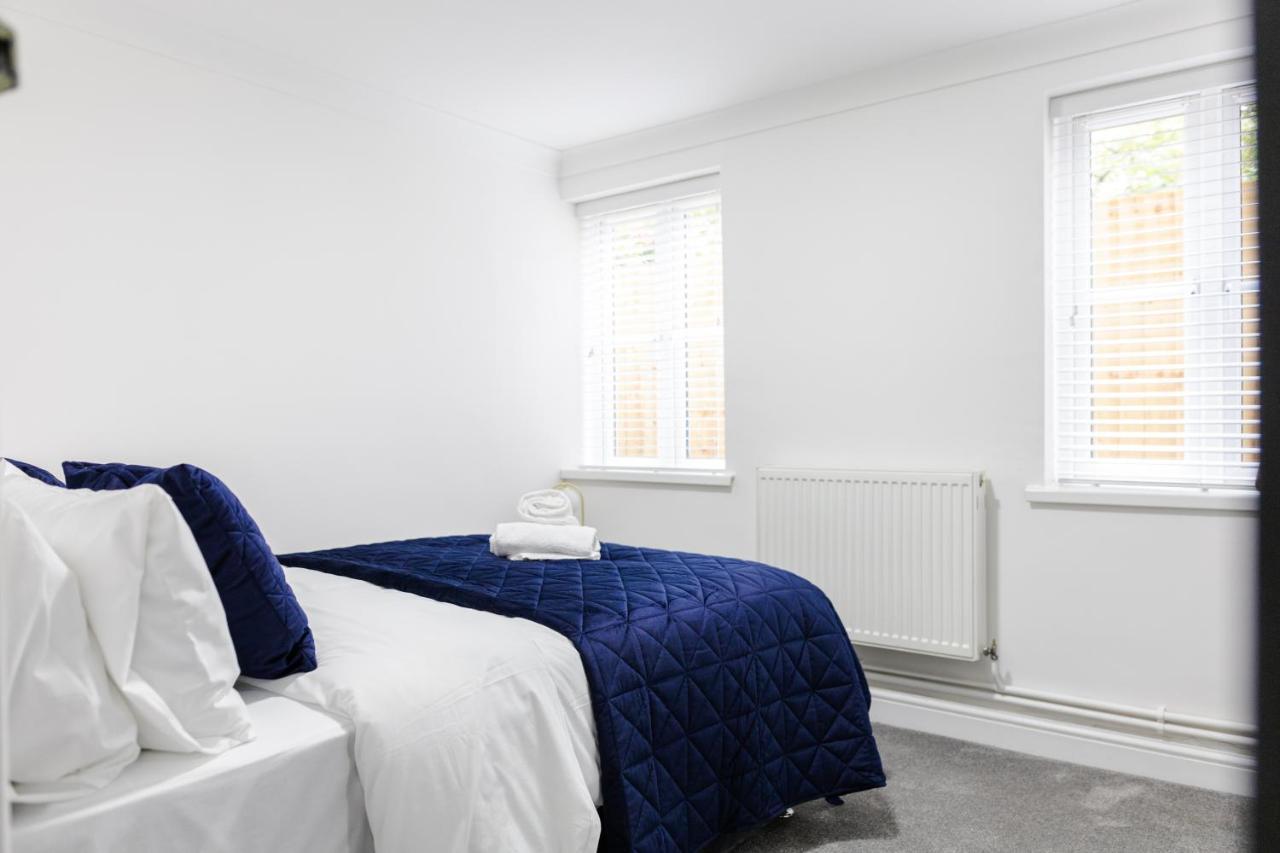 Chic Urban 2 Bedroom Apartments Кардифф Экстерьер фото