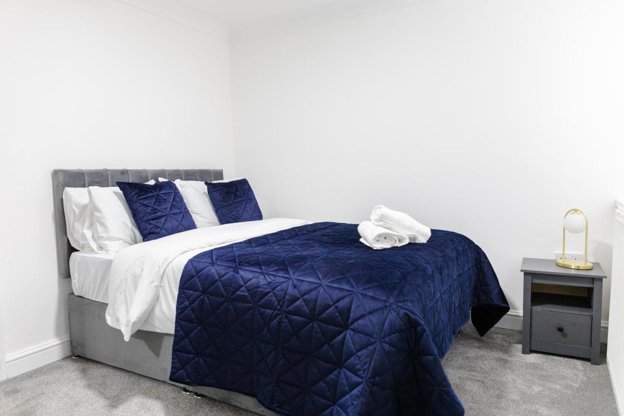 Chic Urban 2 Bedroom Apartments Кардифф Экстерьер фото