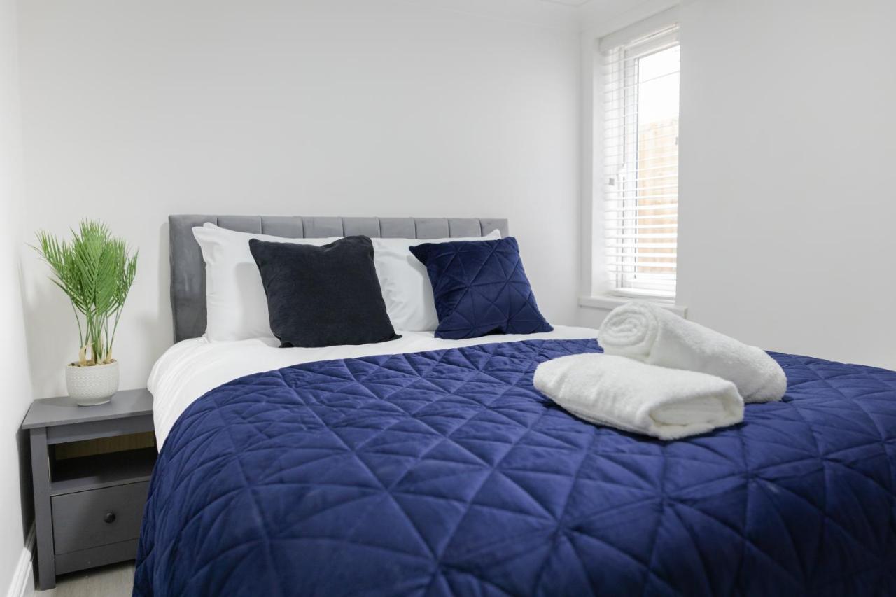 Chic Urban 2 Bedroom Apartments Кардифф Экстерьер фото