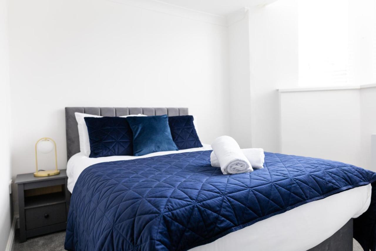 Chic Urban 2 Bedroom Apartments Кардифф Экстерьер фото