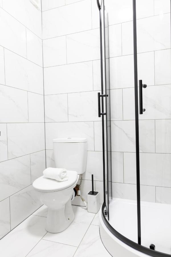 Chic Urban 2 Bedroom Apartments Кардифф Экстерьер фото